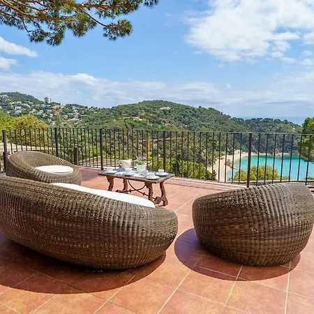 Mitjorn Cala Canyelles فيلة يوريت دي مار