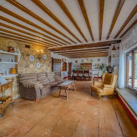 Mitjorn Cala Canyelles فيلة يوريت دي مار