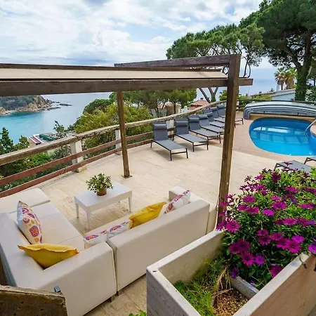 Mitjorn Cala Canyelles يوريت دي مار